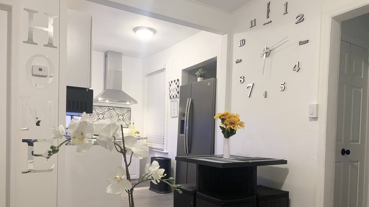 Englewood Apartment | Modern Private room "1"Bed + Kitchen with Bus Stop to NYC