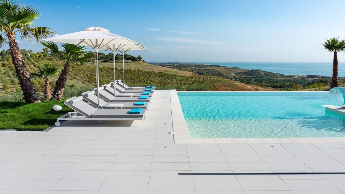 Borgo Bonsignore Villa | Modern private villa with pool and sea views