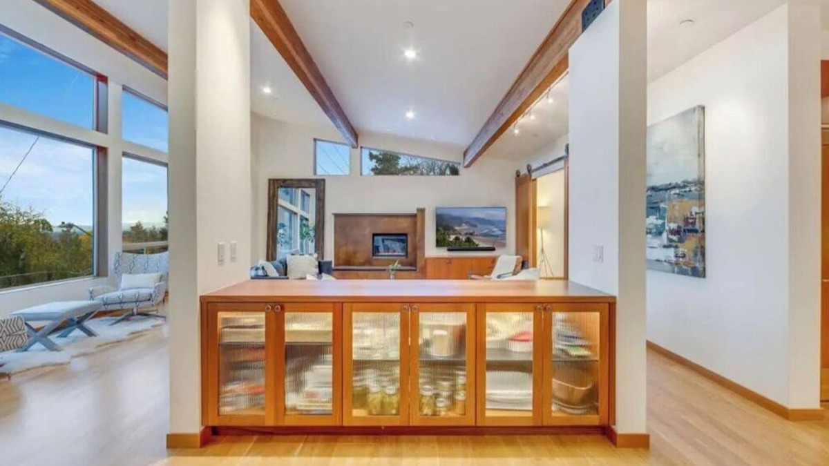 Southwest Hills House | Modern Professional