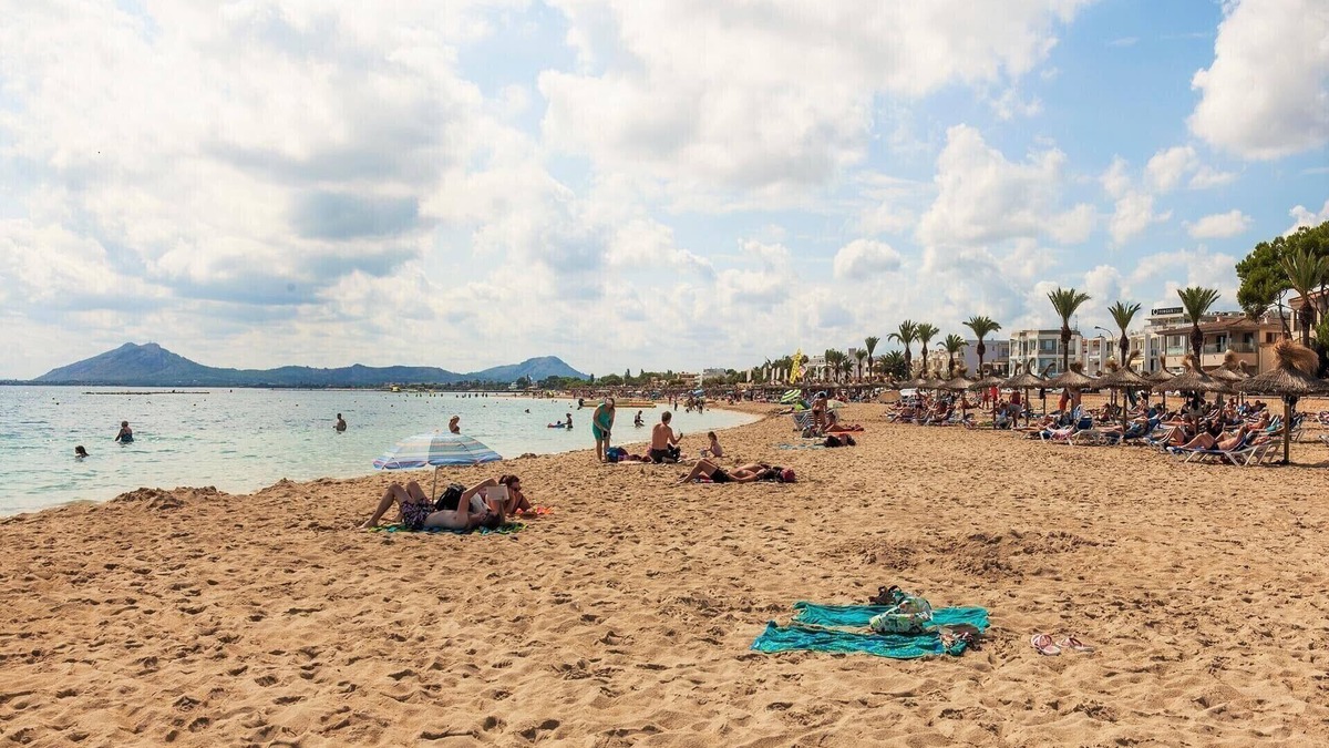 Les Palmeres Villa | Modern Puerto Pollensa Villa | Short Walk to Centre and Beach | Villa Siller Roqueta | Mallorca