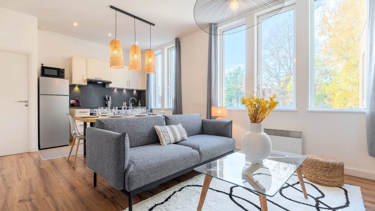 Marcq-en-Baroeul Apartment | Modern, quiet 3-bedroom apartment with parking