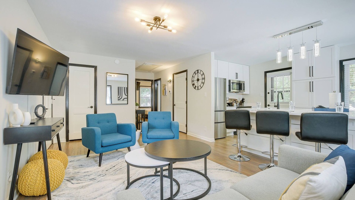 East Raleigh House | Modern Raleigh Vacation Rental ~ 3 Mi to Downtown!
