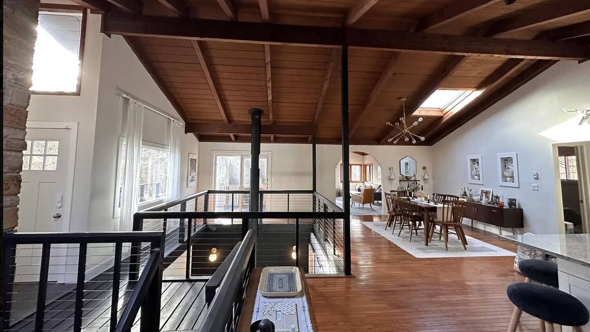 Bushkill House | Modern ranch-style Bushkill home near all 4 season activities. Pet-friendly!