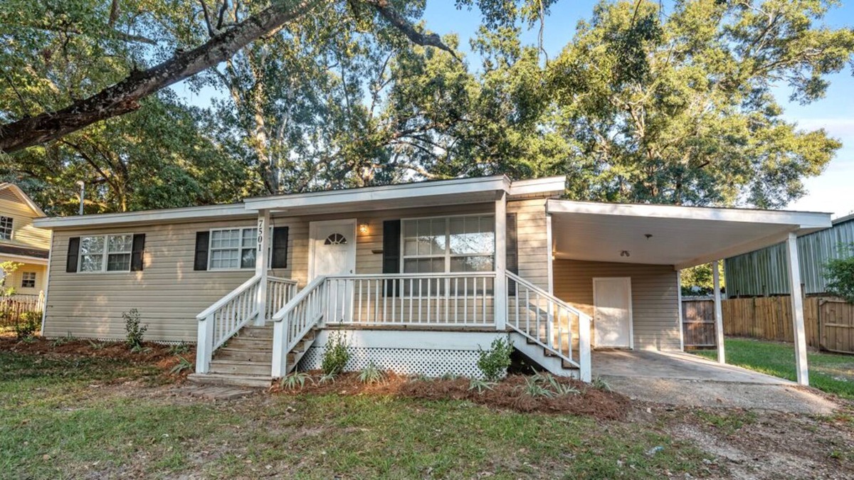 Saint Elmo House | Modern Rehab on Tung