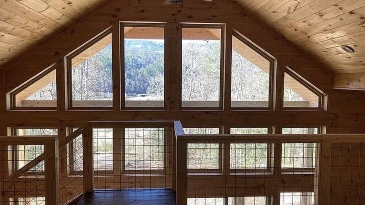 Reliance Cabin | Modern Reliance Cabin