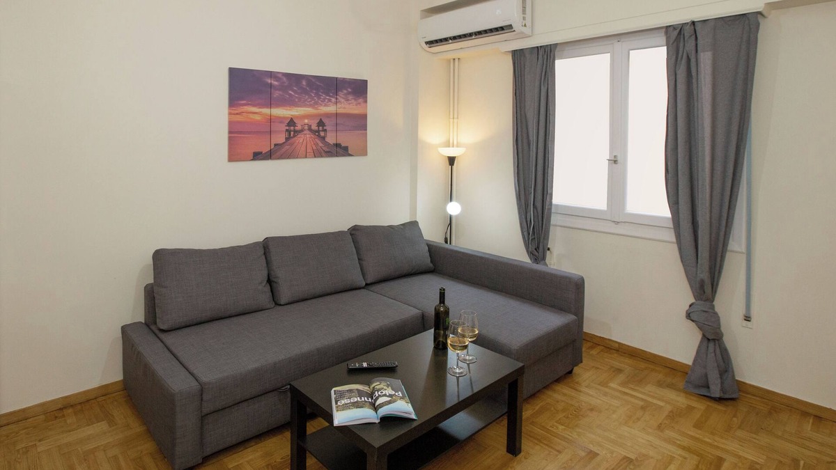 Pangrati Apartment | Modern Rental with Cozy Charm by GHH