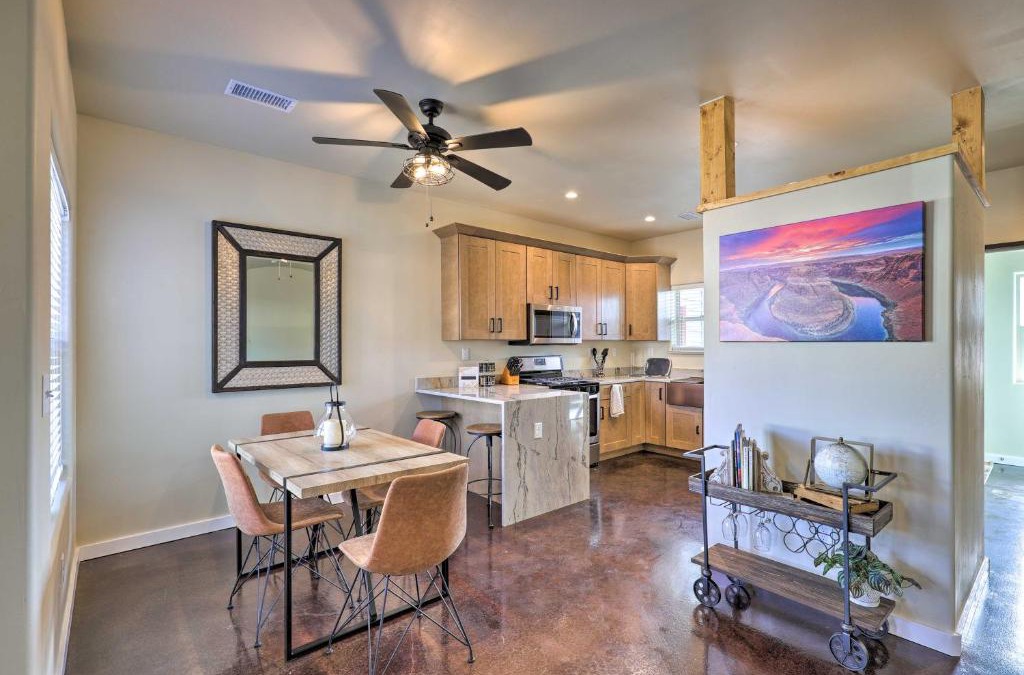 Williams House | Modern Retreat 3 Blocks to Dtwn Williams and Rte 66