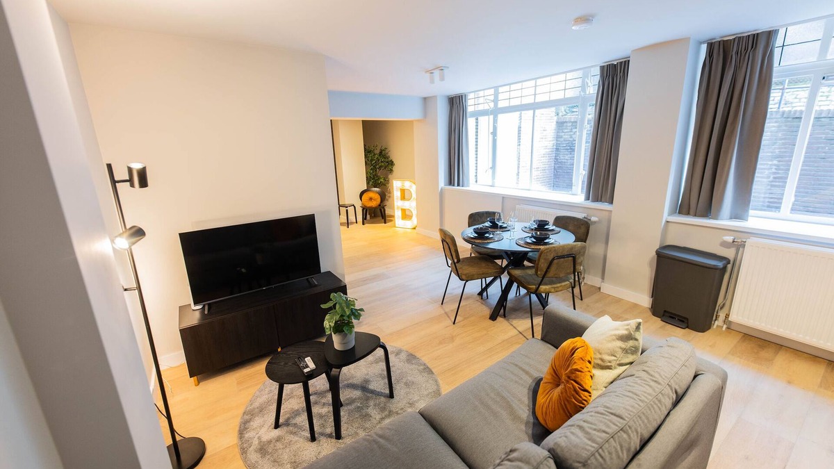 Centrum Villa | Modern Retreat 3BDR Apartment WS