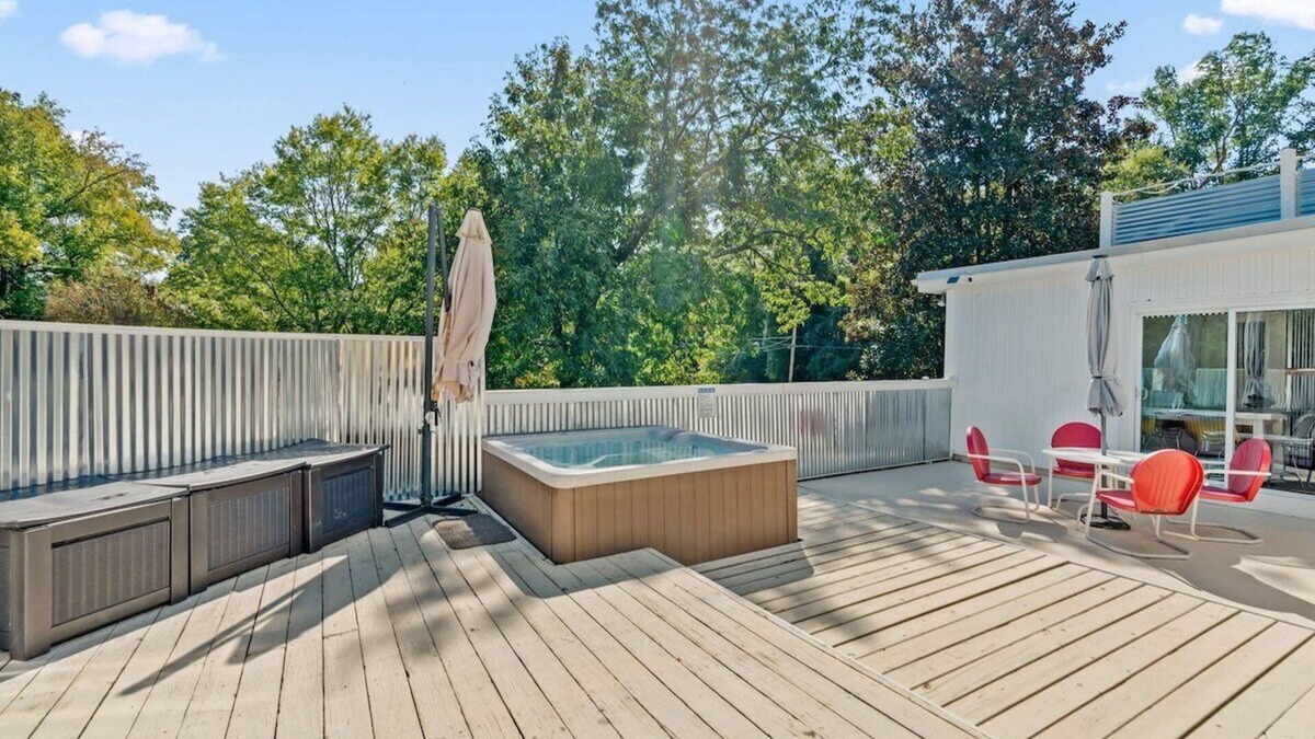 High Point House | Modern Retreat, Hot Tub, Bar, Patio, Family