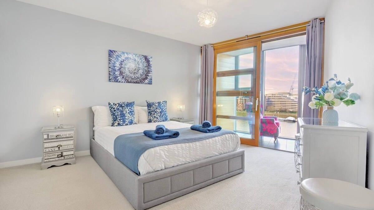St. Mary's Park Apartment | Modern Riverside 1-Bedroom Apartment | Parking | Sleeps 5