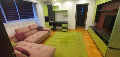 Pitesti Apartment | Modern
