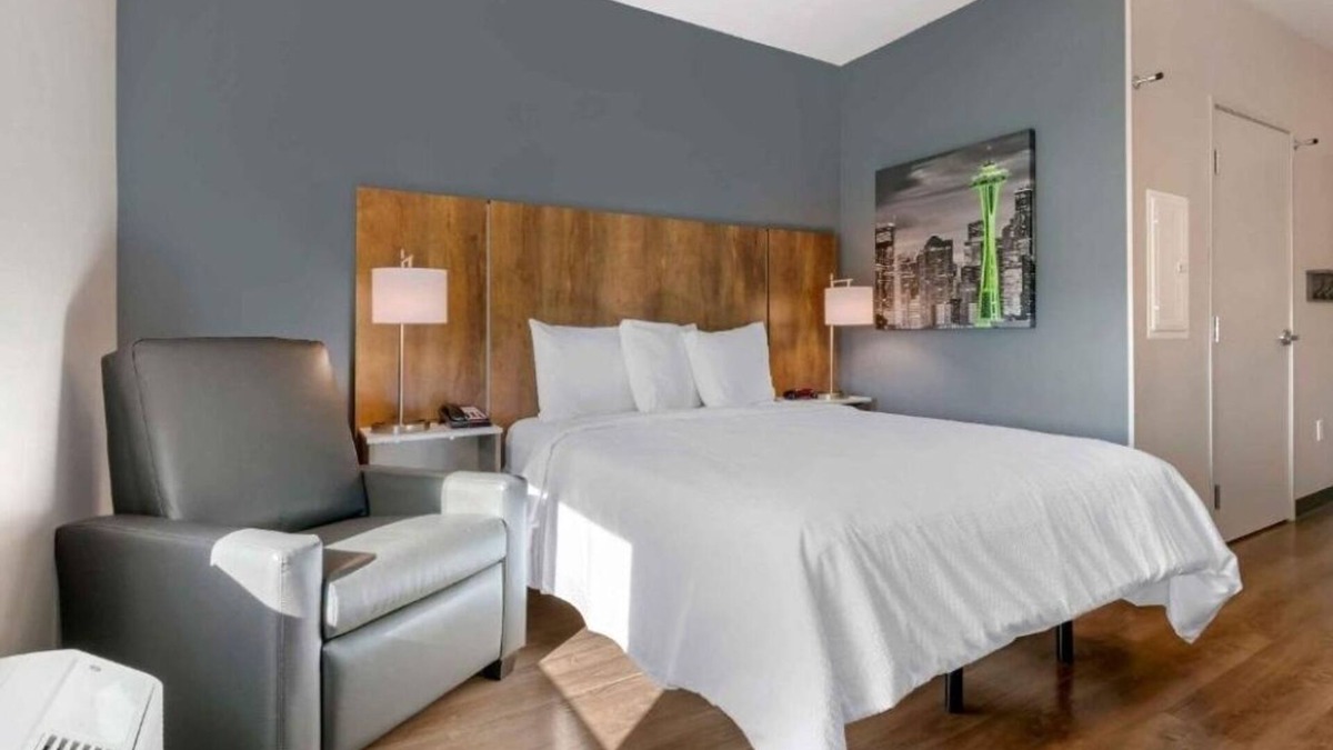 Biggar Hotel | Modern Room w/Fully Equipped Kitchen, Ideal for Extended Stays