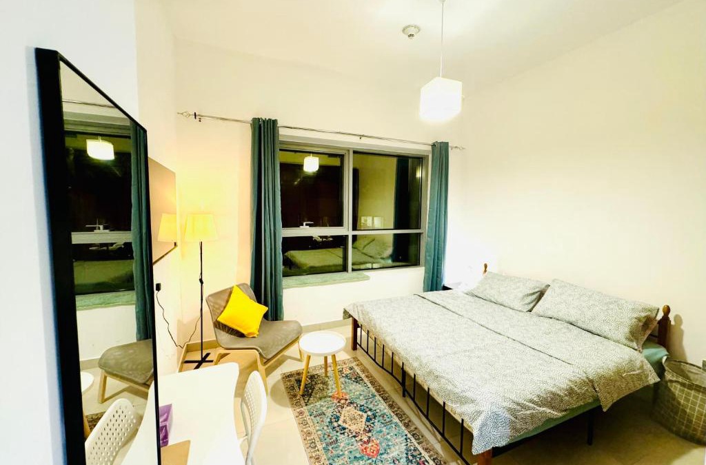Al Muraqqabat House | Modern Room With Attached Bathroom Near Rigga Metro & Close to Airport