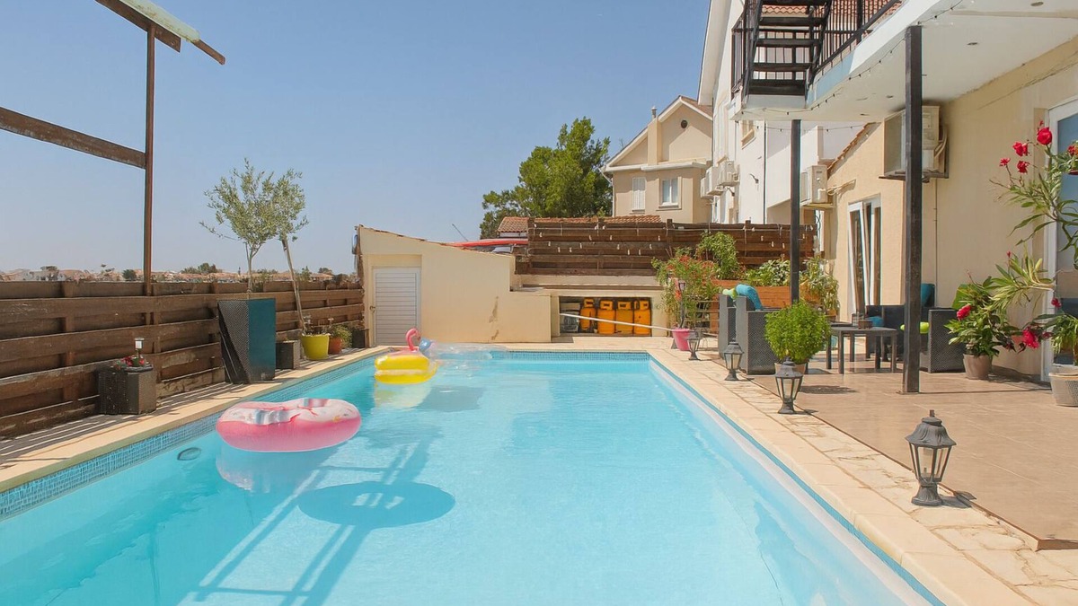 Oroklini Villa | Modern room with sea view in Villa private pool fitness room in Oroklini