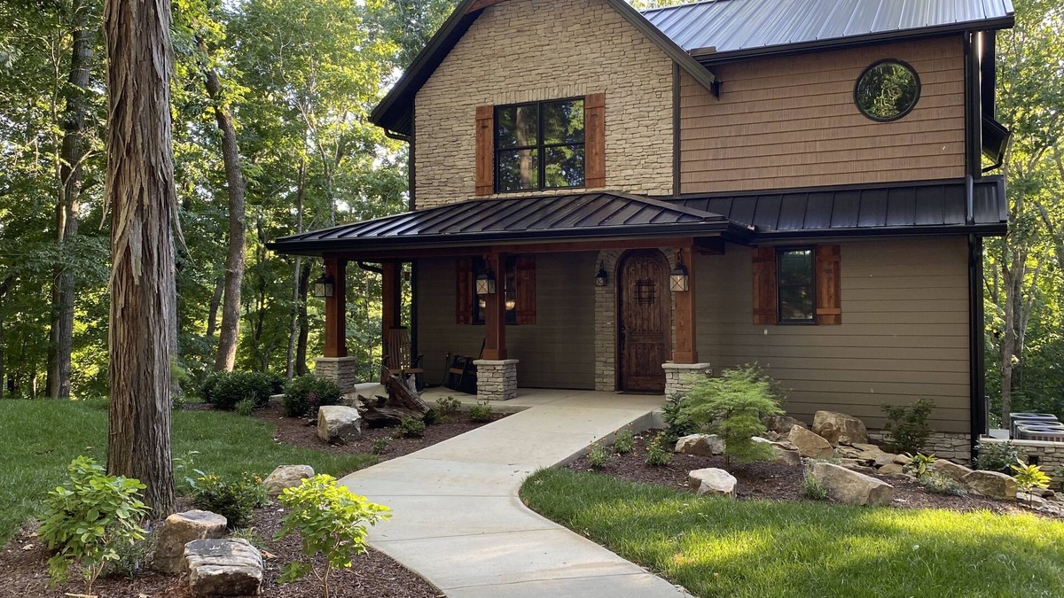 Springfield Ski Chalet | Modern/rustic chalet nestled in the woods at Paradise Ranch & Retreat