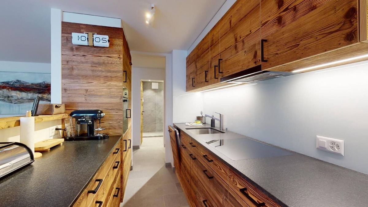 Silvaplana Apartment | Modern rustic-style 3½-room flat on the first floor, lift.