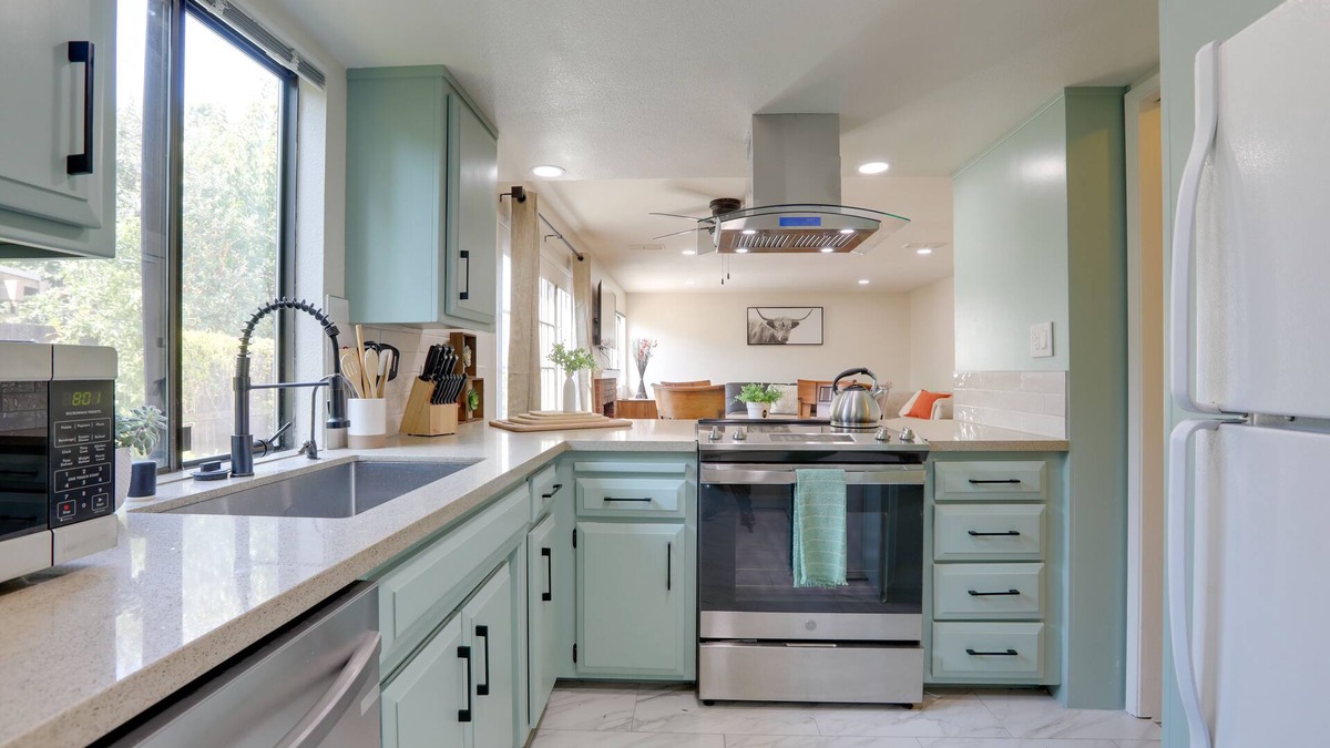 Little Pocket House | Modern Sacramento Townhome w/Patio!