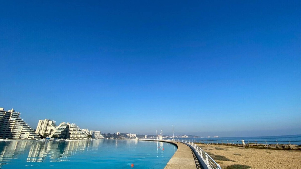 Algarrobo Apartment | Modern San Alfonso del Mar | BBQ Parking Pool Wifi