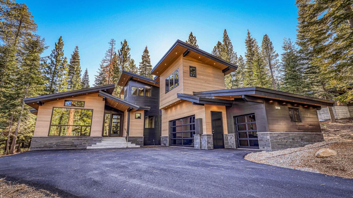 Truckee House | Modern Schaffer's Mill Home Minutes From Northstar & Downtown