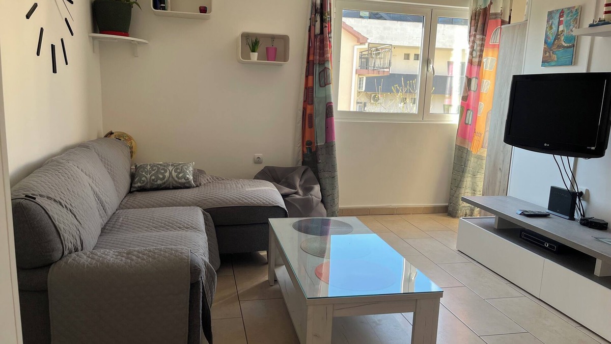 Tomicici Apartment | Modern Seaside Apartment with Balcony - Erika,Donja Lastva