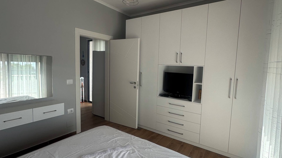 Radhime Apartment | Modern seaview apartment just 5 min from restaurants and markets, free parking!”