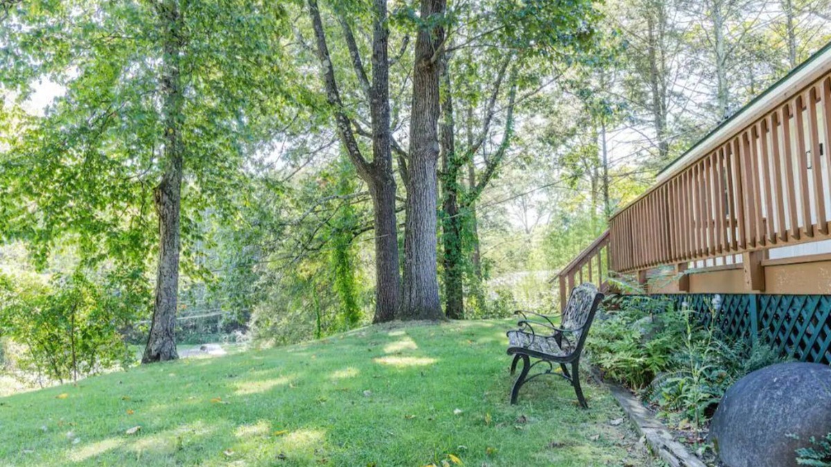 Rhinebeck House | Modern secluded farmhouse 7 minutes to entertainment and restaurants.