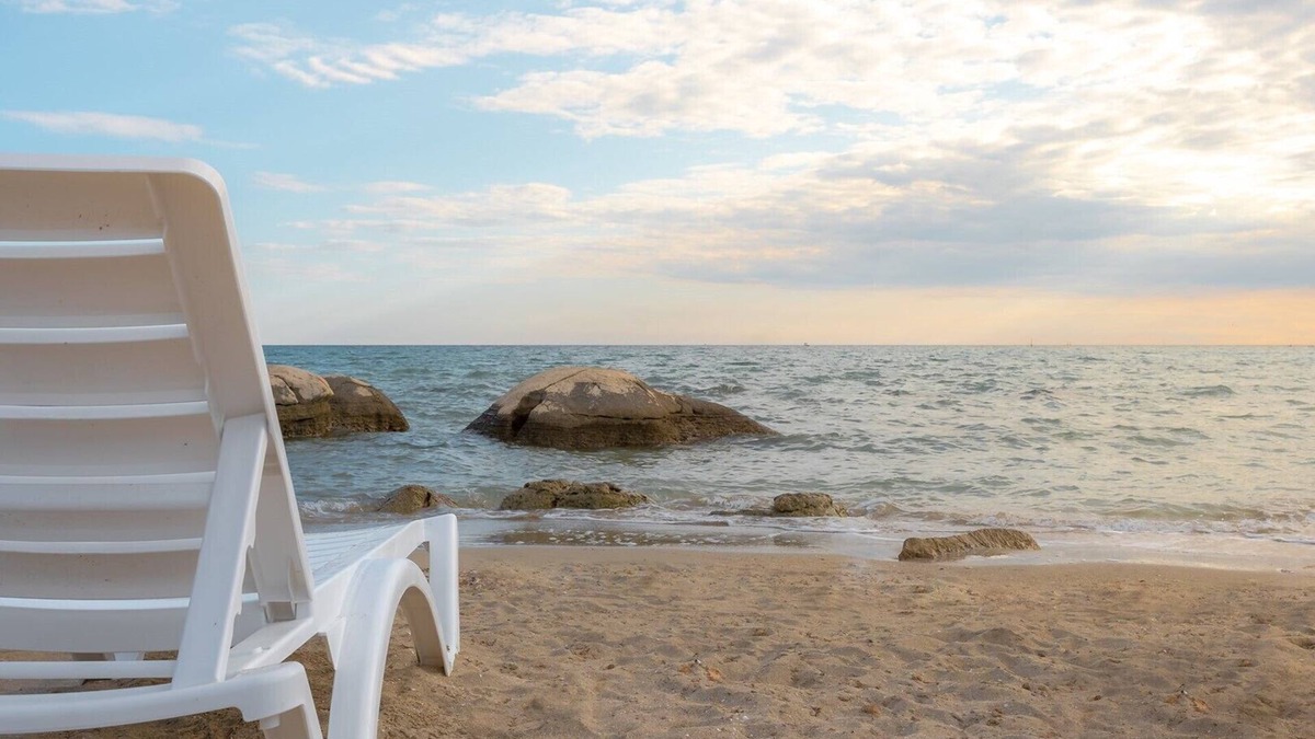 Basanija House | Modern semi-detached house, quiet location, 6 minutes to the coast.