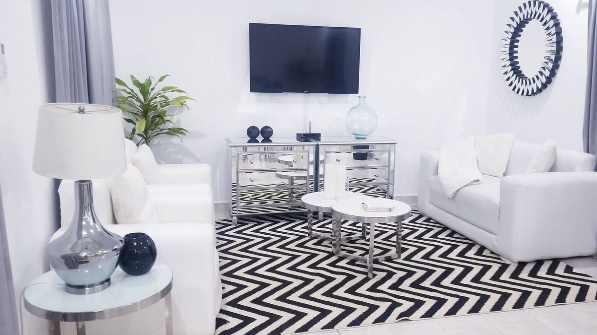 Kerr Serign Apartment | Modern Simple Spacious 2 Bedroom Apartment