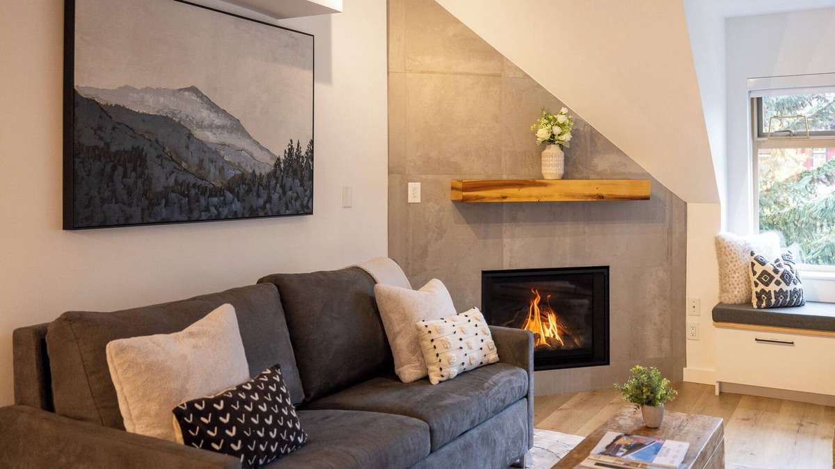 Whistler Creekside Condo | Modern Ski-In/Out 1 BR: Sleeps 4, Hot Tub, Pool. Steps to Grocery, Restaurants!