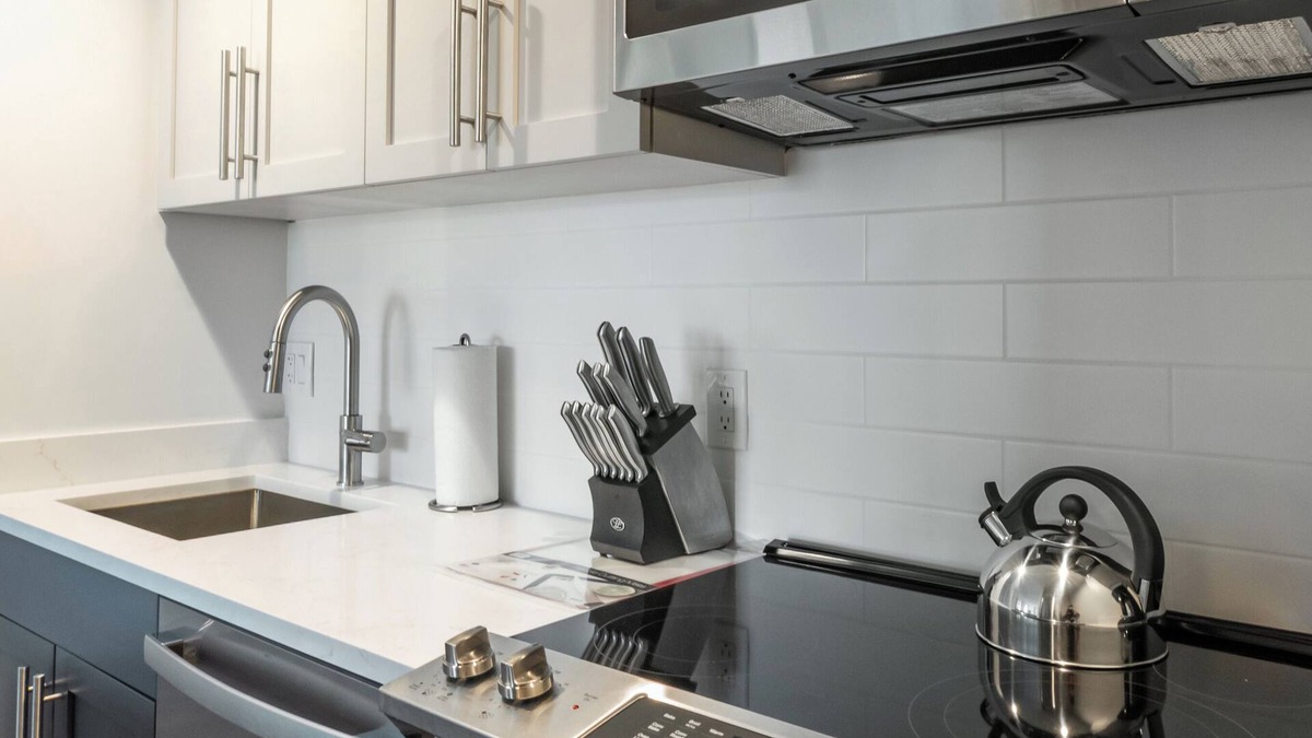 MIT Apartment | Modern & Sleek One-Bedroom in Kendall Square