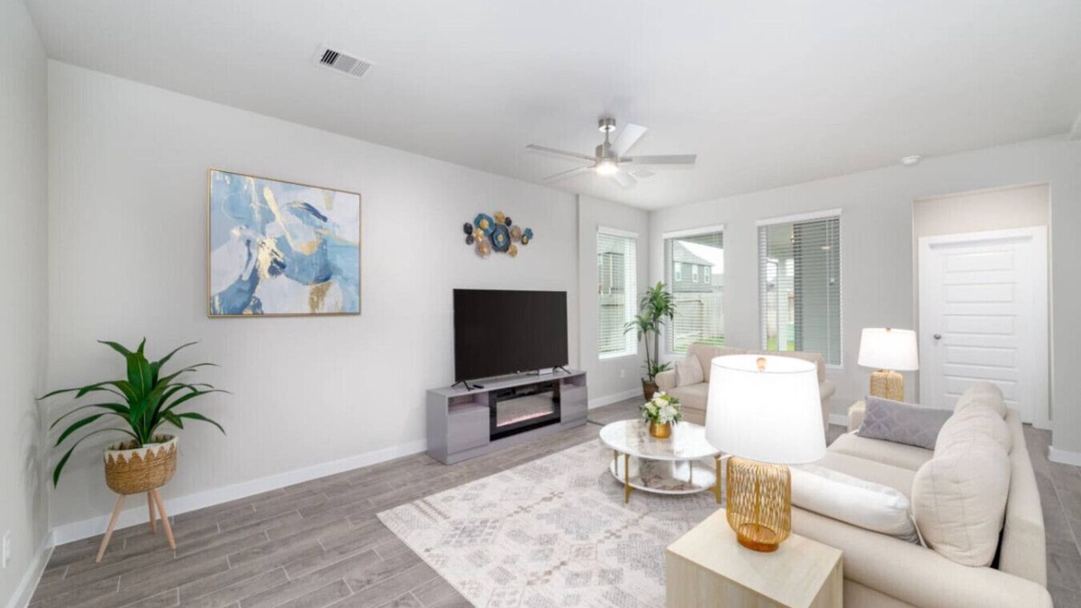 Rosenberg House | Modern & Spacious 4-Bedroom Home in Rosenberg, TX