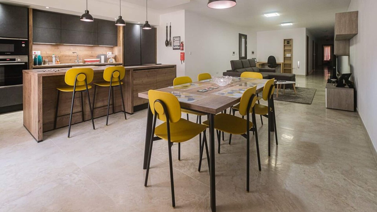 Luqa Apartment | Modern, spacious and easily accessible apartment in Luqa, Malta sleeps up to 6