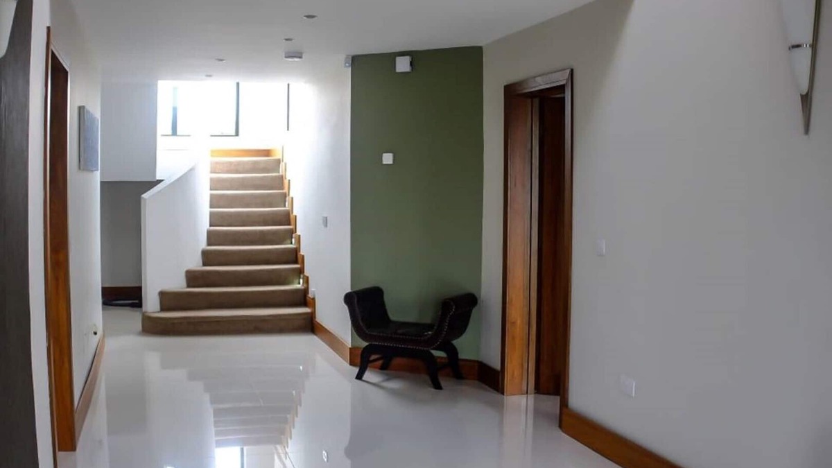 Enniscrone House | Modern Spacious home beside beach and golf
