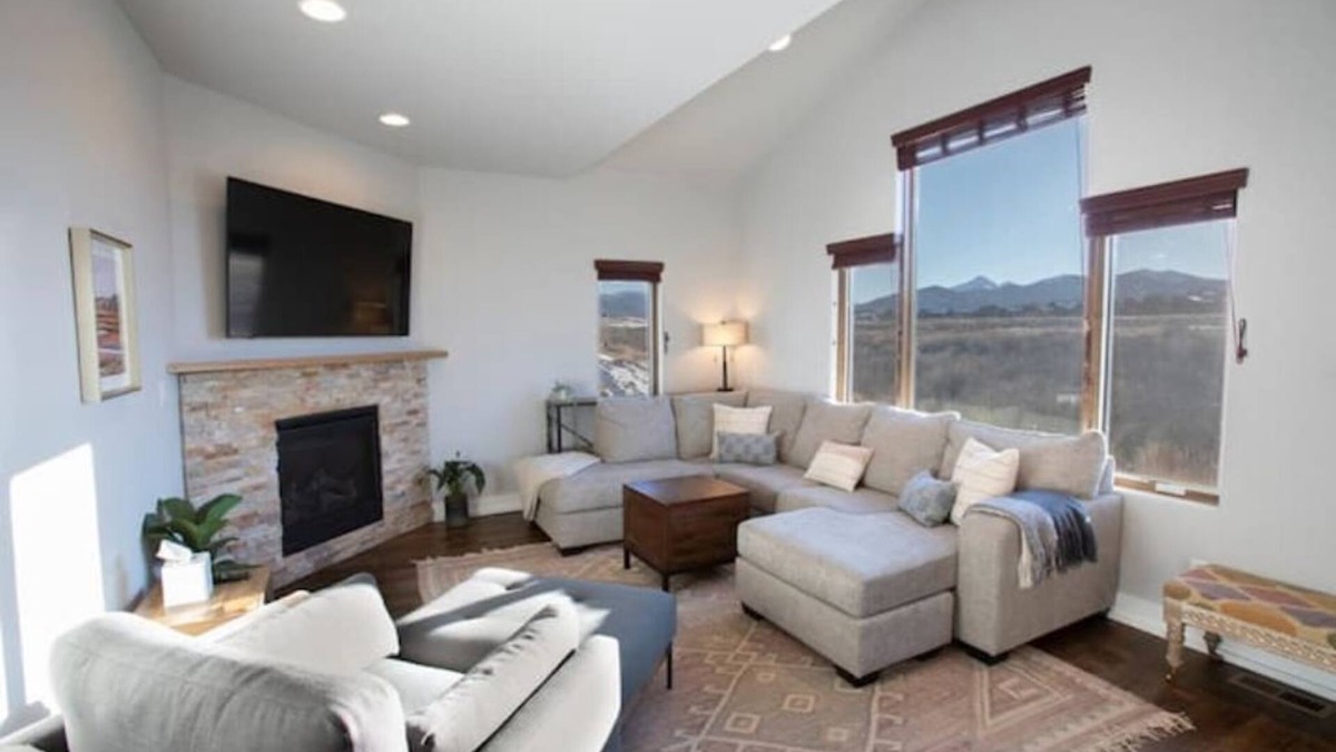 Tabernash House | Modern+Spacious Ski Winter Park Private Hot Family-Friendly EVCharger