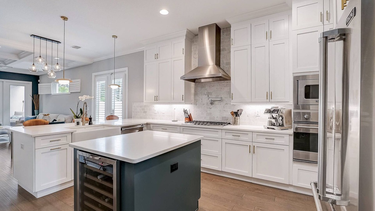 SoHo House | Modern/Spacious Walkers Paradise SoHo Townhome w/Fenced Yard/Patio Grill