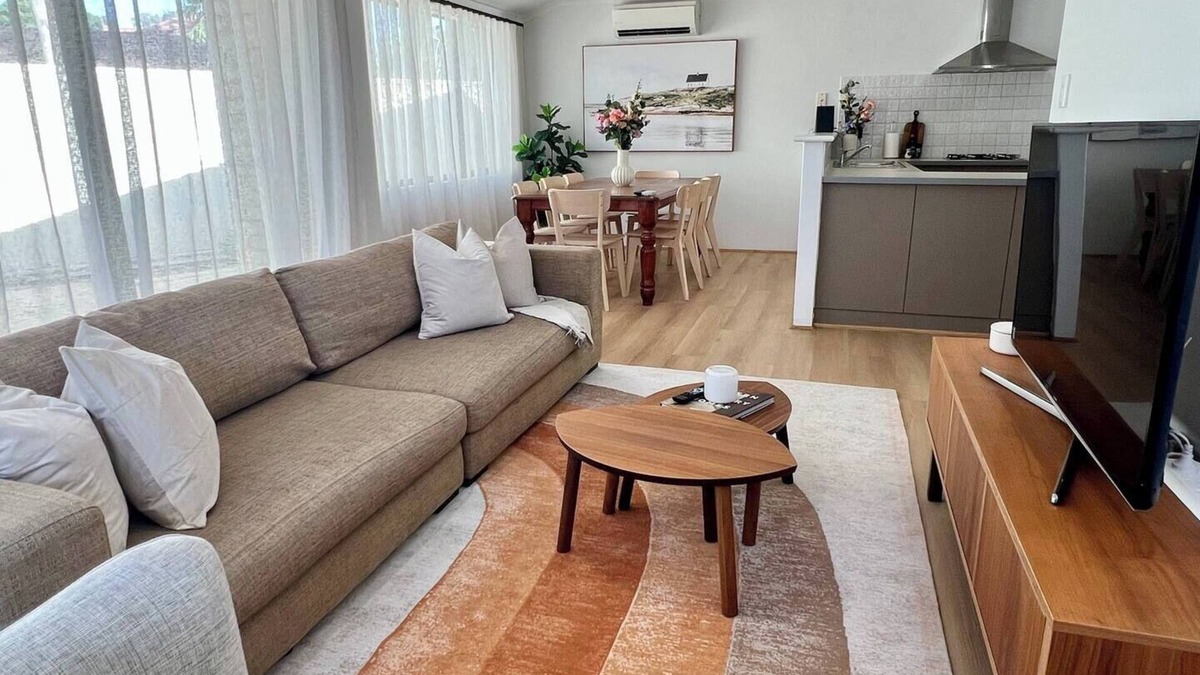Armadale House | Modern Stay in Armadale