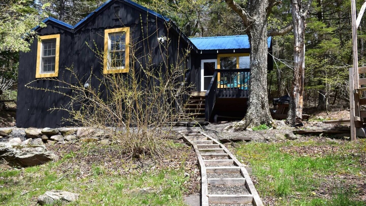 Elka Park House | Modern Streamside Cabin near Hunter Mountain