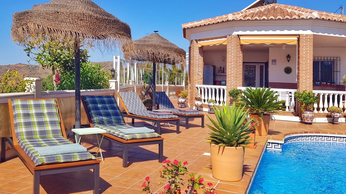 Canillas de Aceituno Apartment | Modern studio between sea and mountains in the "Cortijo los Capitos"