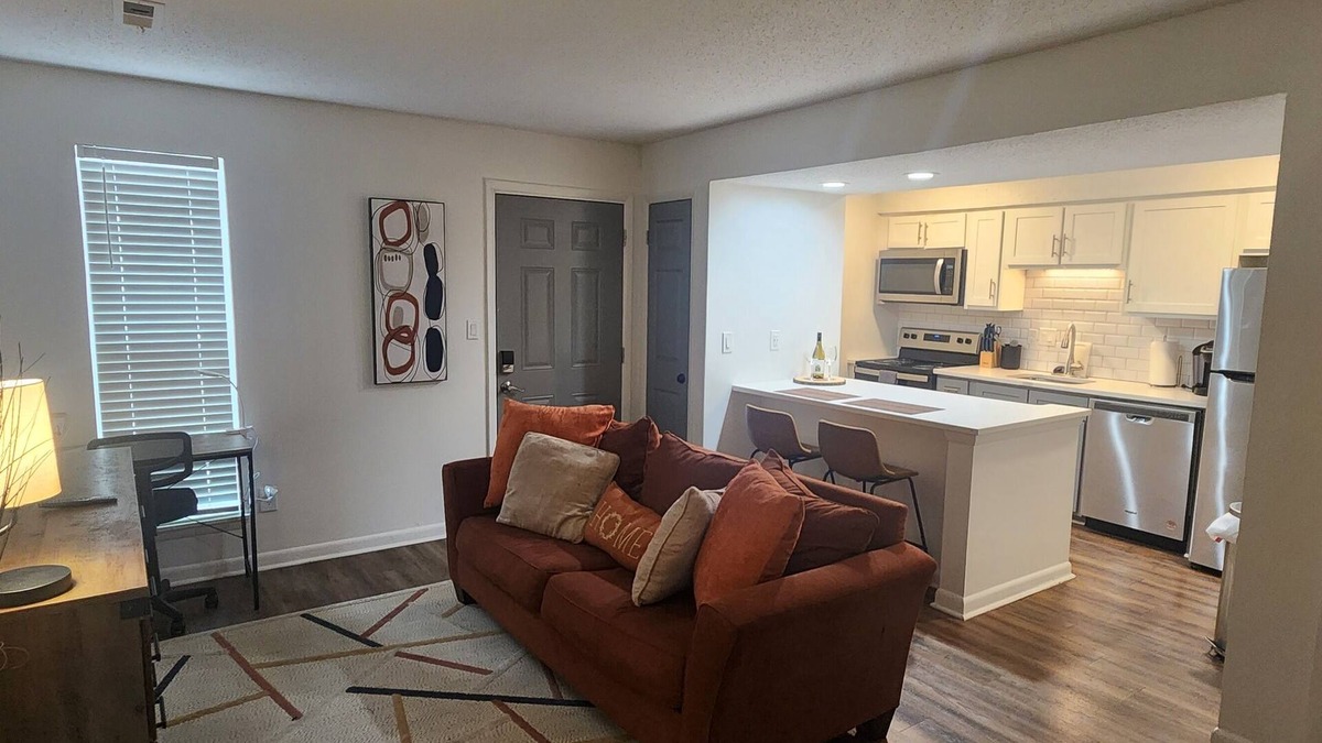 Huntsville Apartment | MODERN STUDIO - 2 BEDS - CLOSE TO DWNTWN!