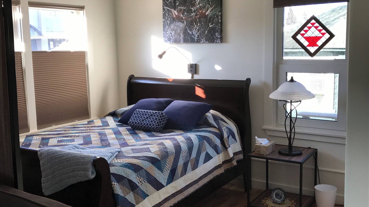 Fairbanks Apartment | Modern Studio in Heart of Downtown Fairbanks - beautifully renovated & clean