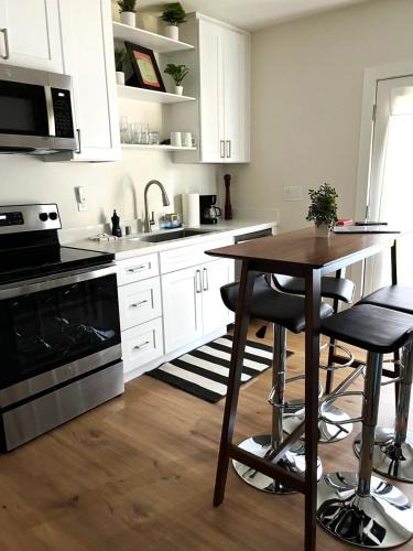 Marysville Resort | Modern Studio in MarysVille A Forest Haven
