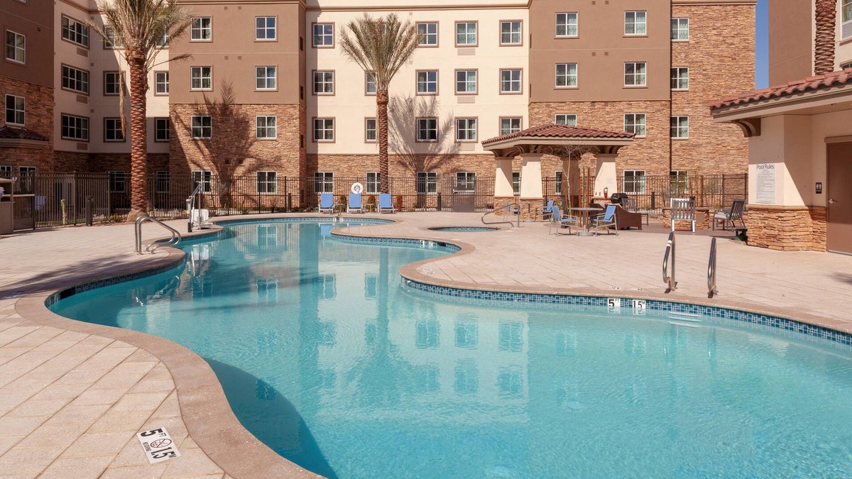 Gilbert Apartment | Modern Studio in Phoenix | Outdoor Pool + Hot Tub + Free Breakfast