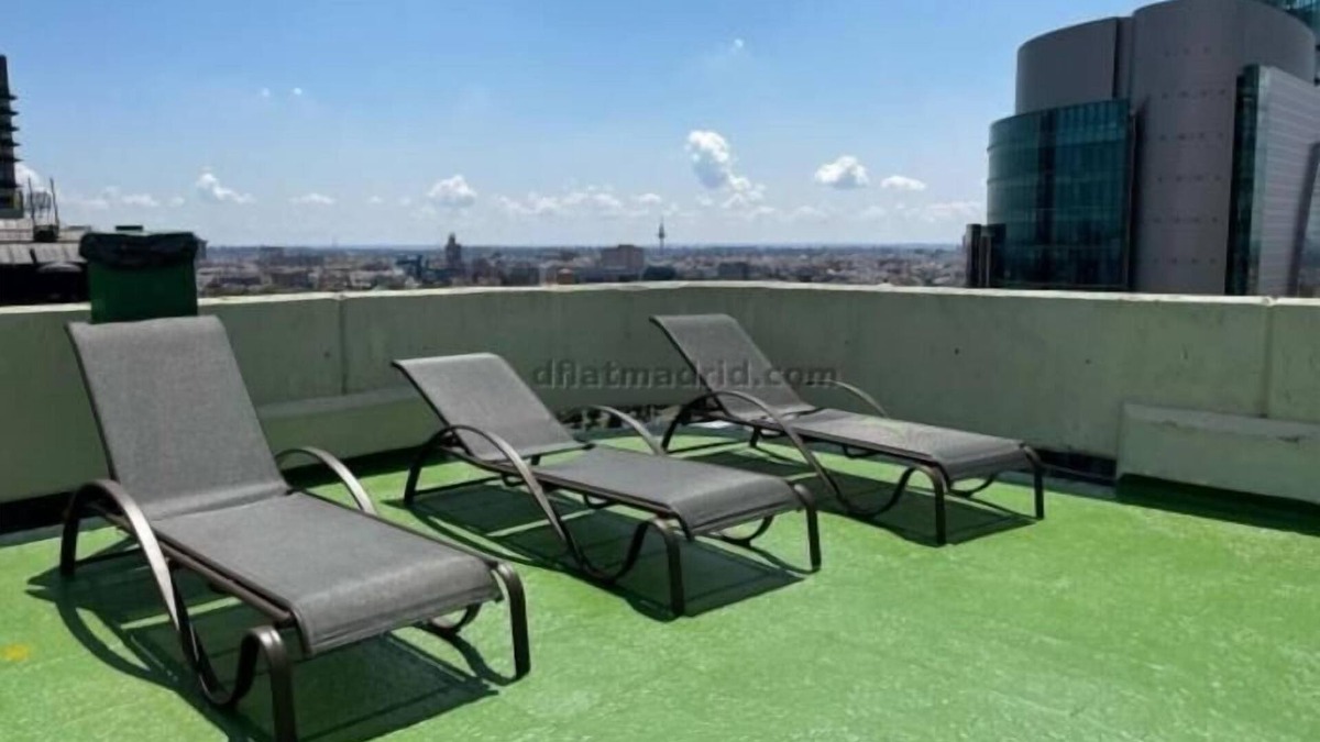 Cuatro Caminos Apartment | Modern Studio Loft with City Views, Rooftop Pool & Smart TV