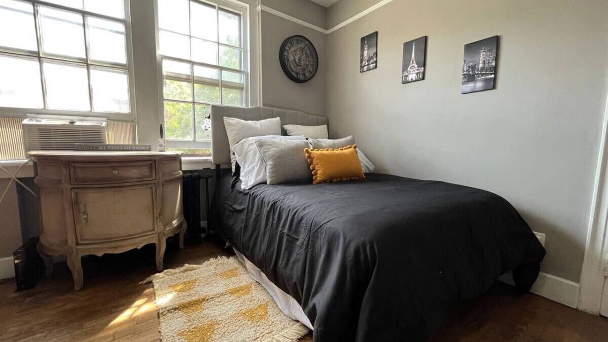 Dwight Apartment | Modern Studio Stay On Howe