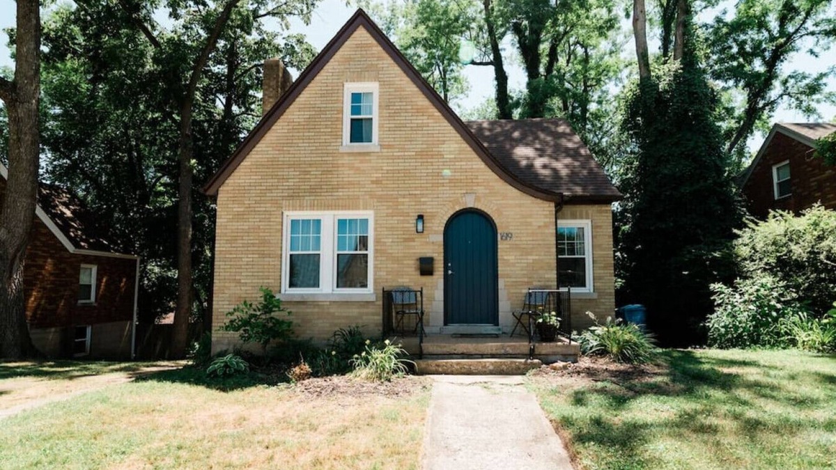 Jefferson City House | Modern Style & Charm on Hayselton