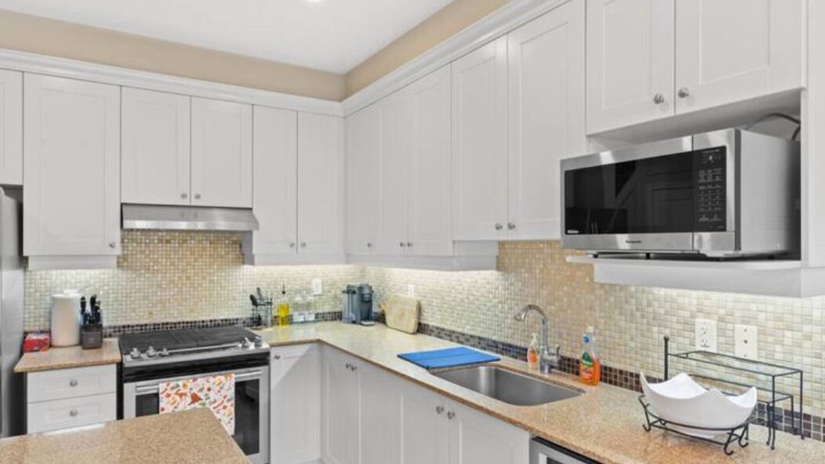 Brampton House | Modern Style ~ Family-Friendly ~ House for Six ~ Fully Equipped ~ Brampton