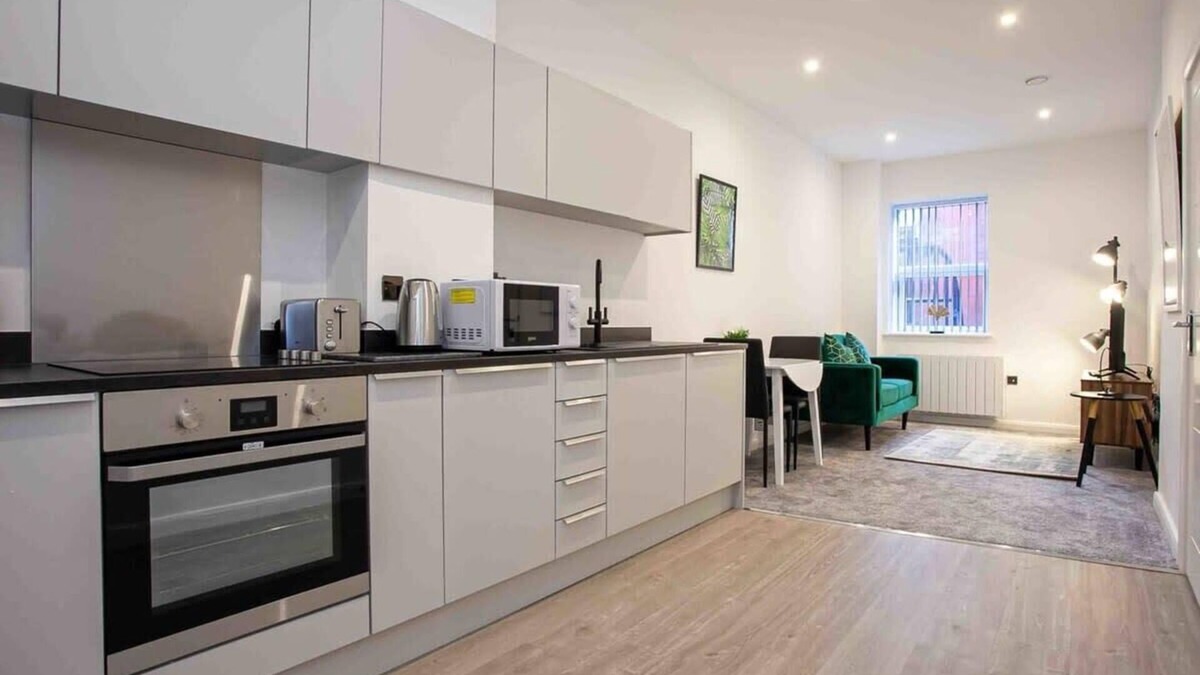 Bolton Apartment | Modern & Stylish 1 Bedroom Apartment in Bolton