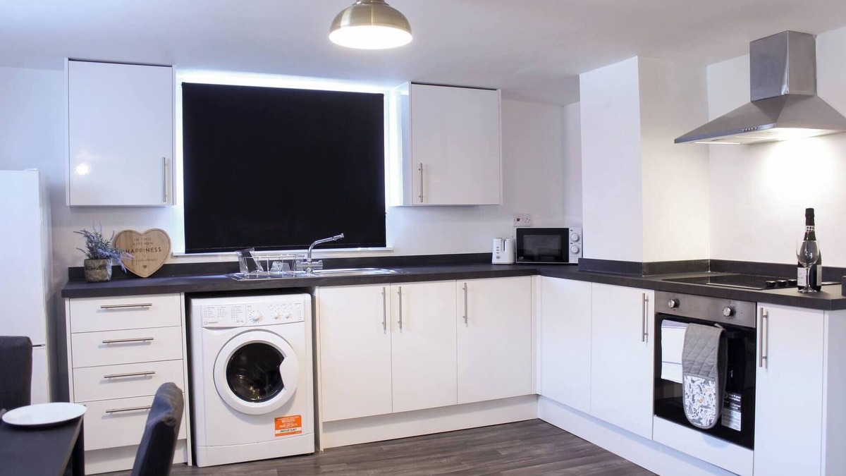 Heywood Apartment | Modern & Stylish 1BR Apt in Central Heywood