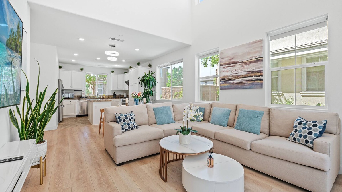 Chino Condo | Modern Stylish 4BR/3.5BA/Bright/Tesla charging/2 TVs
