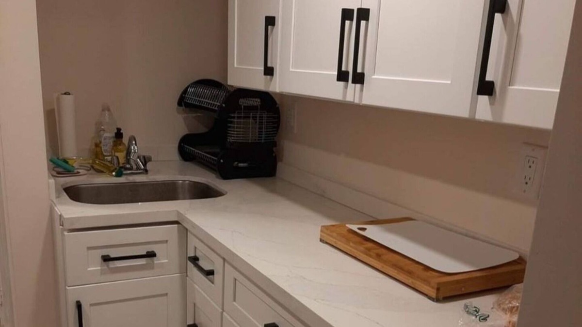 London Apartment | Modern Suite near Fanshawe and Western University